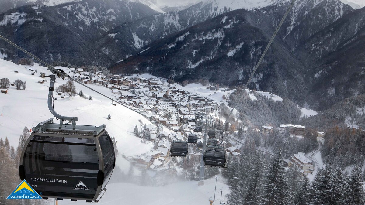 Toller Blick aus der Komperdellbahn auf das Dorf Serfaus in Tirol | © Seilbahn Komperdell GmbH