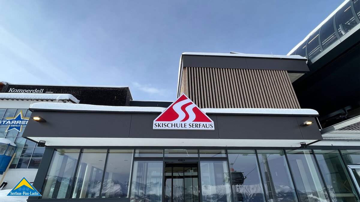 Skischulbüro der Skischule Serfaus an der Bergstation der Komperdellbahn Serfaus | © Seilbahn Komperdell GmbH