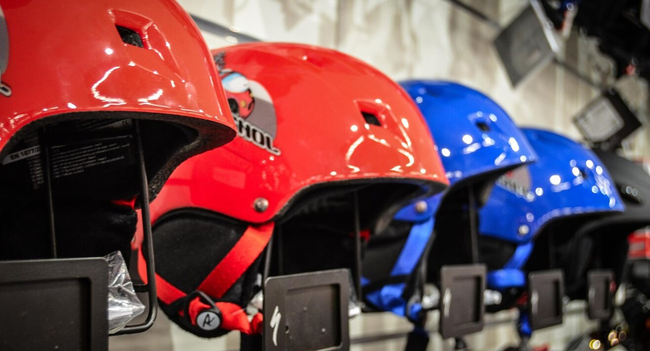 Skihelme dienen der Sicherheit beim Ski fahren | © Stefanie Jacob