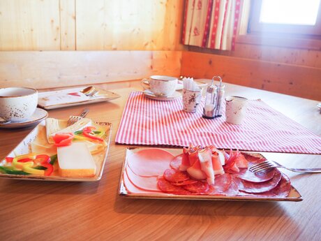 Tolles Frühstücksbuffet am Berg bei der Veranstaltung Sunrise Hexensee | © Kristina Erhard