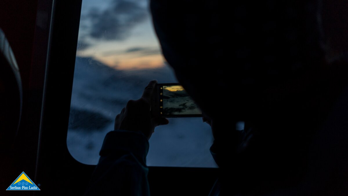 Imposanter Blick aus dem Masner Express auf die aufgehende Sonne beim Sunrise Hexensee in Serfaus Fiss Ladis | © Kristina Erhard
