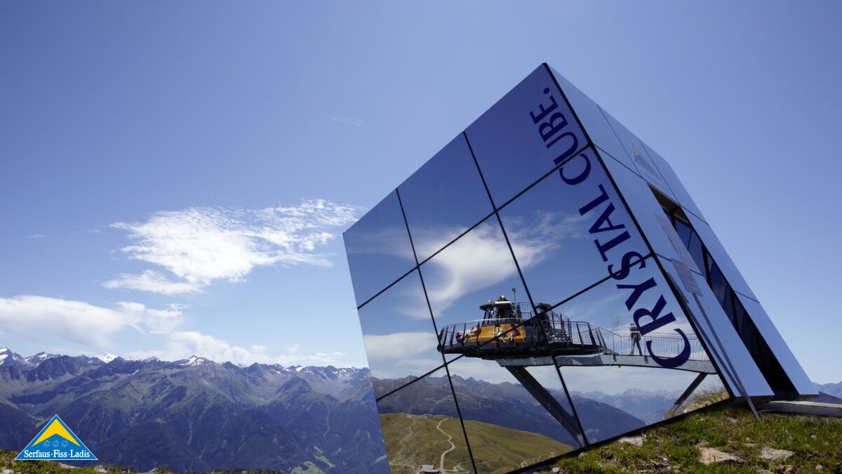 Der Crystal Cube hoch über Fiss in der Ferienregion Serfaus Fiss Ladis in Tirol | © Foto Müller