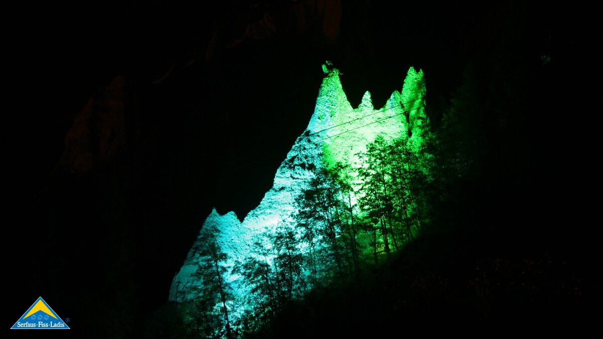 Die Erdpyramiden in Serfaus Fiss Ladis bei Nacht | © Serfaus Fiss Ladis