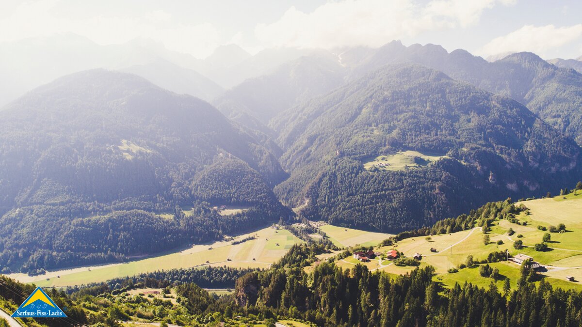 Der Blick ins obere Inntal lässt die Bergsteigerherzen höher schlagen. | © Socialweb