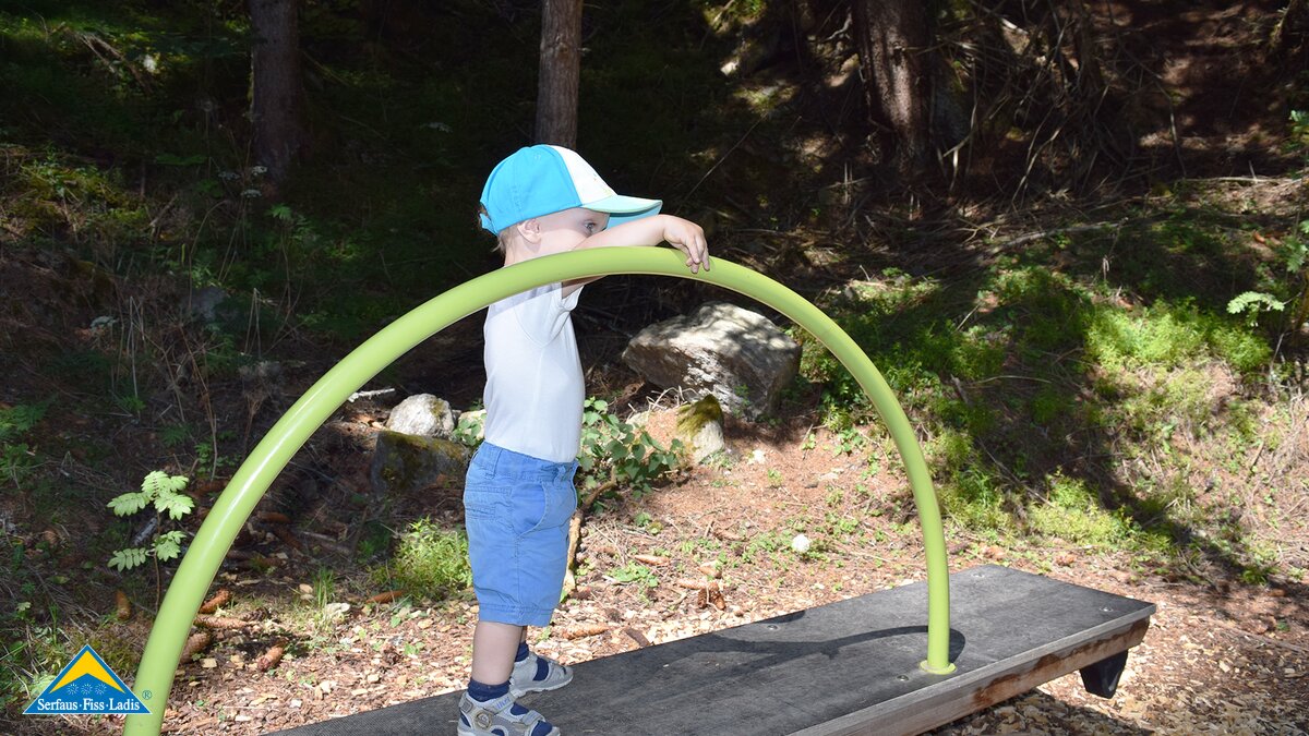 Wippe mit Handlauf | © Serfaus-Fiss-Ladis/Tirol