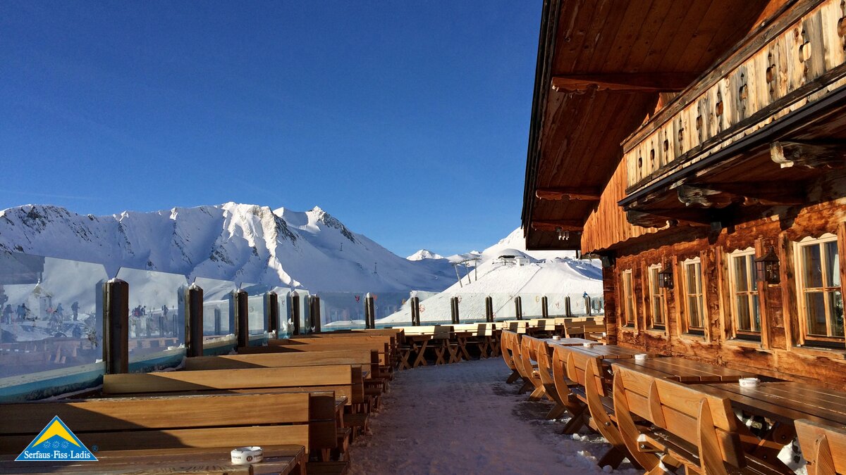 Der Ausblick von der Sonnenterrasse auf dem Restaurant Lassida in Serfaus-Fiss-Ladis in Tirol | © Serfaus-Fiss-Ladis