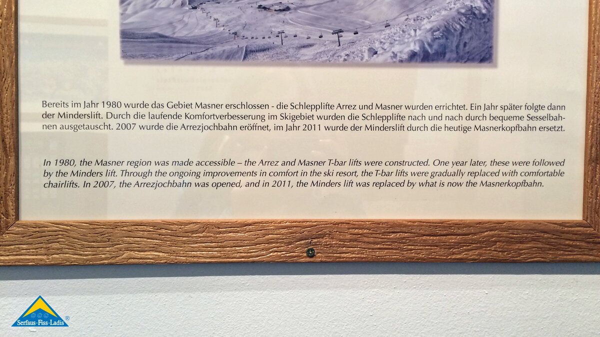 Eine Tafel erzählt die Geschichte des Masnergebietes in Serfaus in Tirol | © Serfaus-Fiss-Ladis