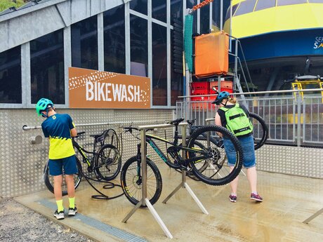 Die Bikewash-Anlage beim Sunliner in Serfaus-Fiss-Ladis in Tirol | © Serfaus-Fiss-Ladis