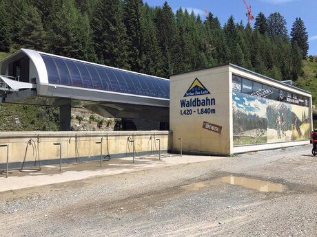 Bikewash-Anlage an der Waldbahn in Serfaus-Fiss-Ladis in Tirol | © Serfaus-Fiss-Ladis