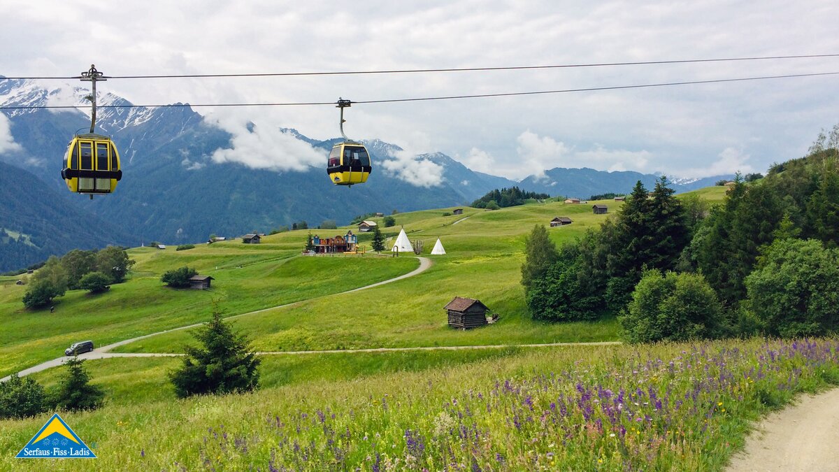Blick auf die Sonnenbahn und das Indianerdorf in Serfaus-Fiss-Ladis in Tirol | © Serfaus-Fiss-Ladis