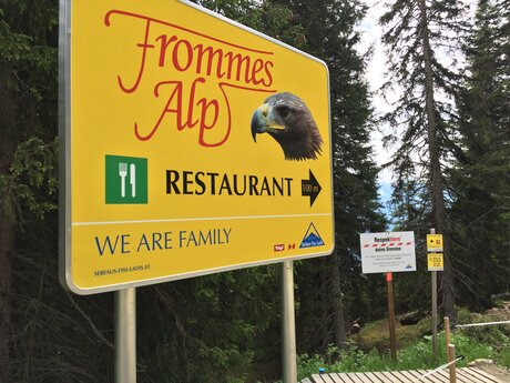 Die Frommes Alp liegt entlang Gample Tour und bietet eine tolle Einkehrmöglichkeit | © Serfaus-Fiss-Ladis