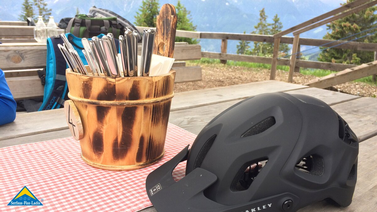 Eine wohlverdiente Pause bei einer Biketour in Serfaus-Fiss-Ladis in Tirol | © Serfaus-Fiss-Ladis