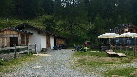 Bike Verleih von Sport Schmid in der Schöngampalm in Fiss in Tirol | © Serfaus-Fiss-Ladis