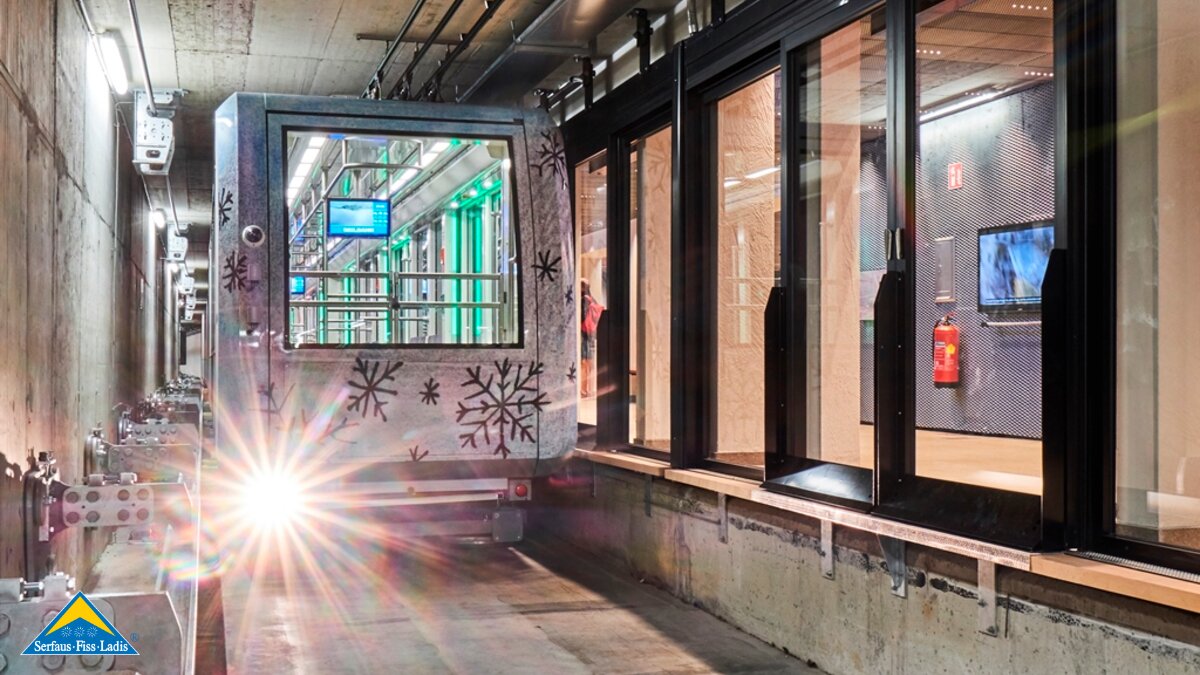 Die neue U-Bahn Serfaus in Tirol. Die höchstgelegenste auf Luftkissen schwebende U-Bahn der Welt fährt in den Bergen Tirols | © Seilbahn Komperdell GmbH