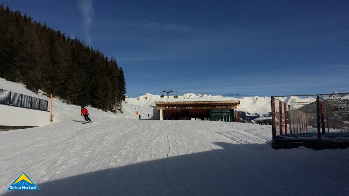 Das Komfort-Skidepot in Serfaus-Fiss-Ladis liegt direkt an den Talstationen der Schönjochbahn und der Möseralmbahn | © Serfaus-Fiss-Ladis