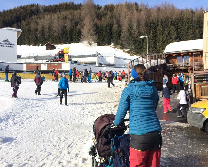 Auch mit Kinderwagen können Mama und Baby in Serfaus-Fiss-Ladis in luftige Höhen gondeln | © Serfaus-Fiss-Ladis
