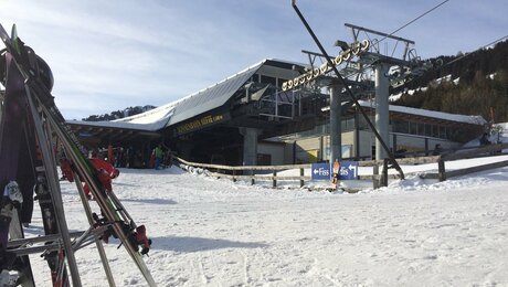 Das Familienrestaurant Sonnenburg und Bertas Kinderland liegen an der Mittelstation der Sonnenbahn in Serfaus-Fiss-Ladis in Tirol | © Serfaus-Fiss-Ladis