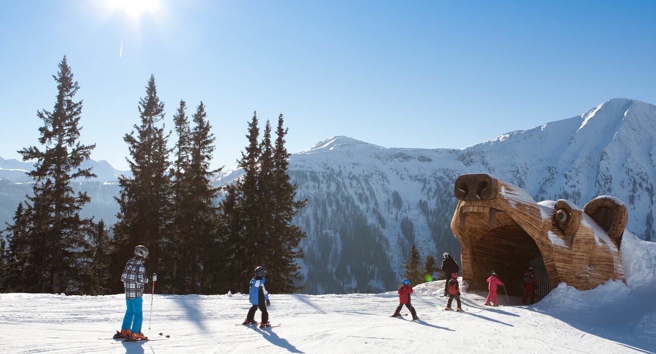 Die Bärenpiste im Skigebiet Serfaus-Fiss-Ladis in Tirol ist eine blaue Piste und perfekt für Familien und Anfänger geeignet | © Andreas Kirschner