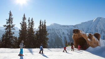 Die Bärenpiste im Skigebiet Serfaus-Fiss-Ladis in Tirol ist eine blaue Piste und perfekt für Familien und Anfänger geeignet | © Andreas Kirschner