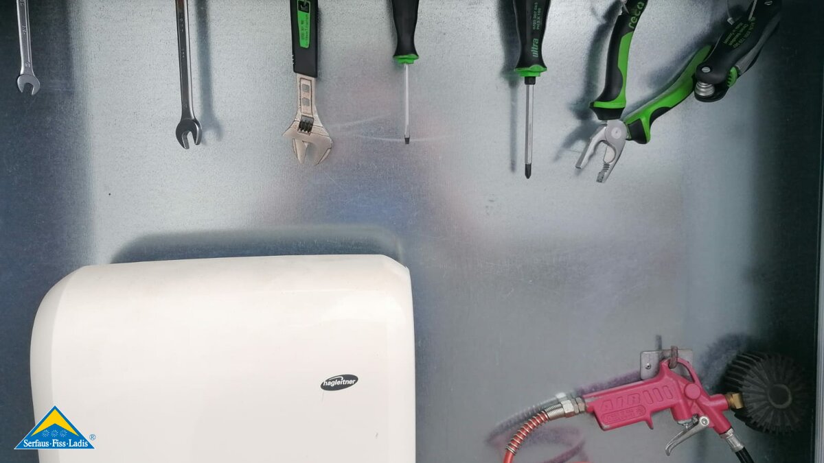 In der Familienregion Serfaus-Fiss-Ladis in Tirol findest du einige Servicestationen mit Werkzeug, Schraubenziehern und Kompressor für dein Bike. | © Serfaus-Fiss-Ladis