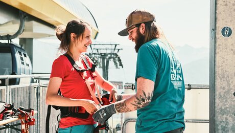 Der Serfauser Sauser ist eine Flugattraktion in der Familienregion Serfaus-Fiss-Ladis in Tirol für die ganze Familie | © christianwaldegger.com