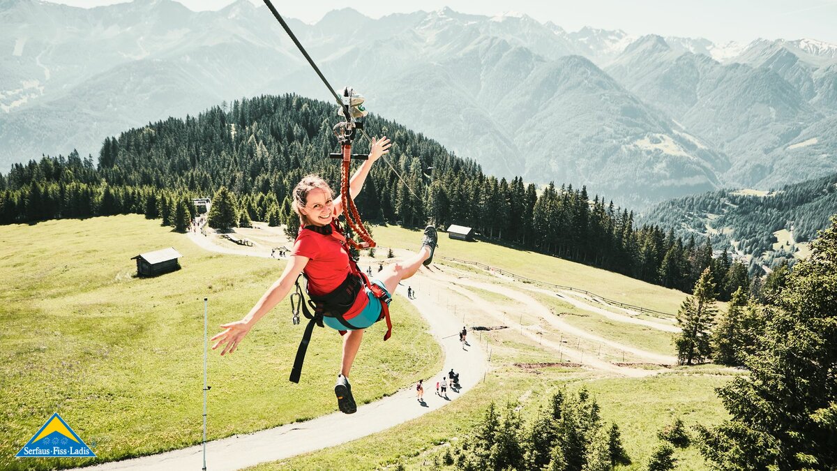 Die Flugattraktion Serfauser Sauser in der Urlaubsregion Serfaus-Fiss-Ladis in Tirol eignet sich auch für Kinder | © christianwaldegger.com
