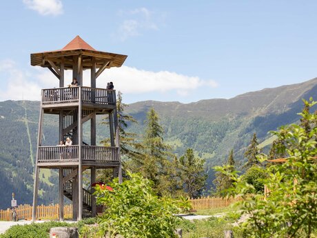Der 12 Meter hohe Wodeturm bietet einen Blick ins Kaunertal, Inntal und nach Fließ | © Andreas Kirschner 