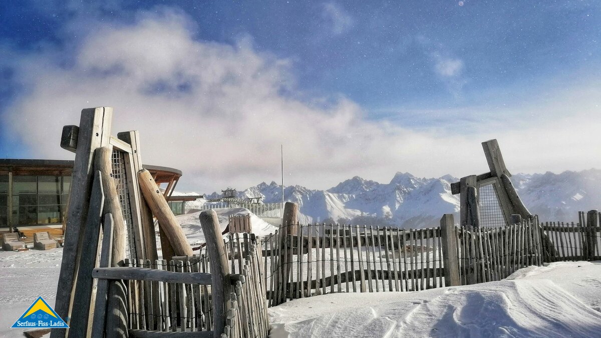 Kinder-Bergwerk im Winter Spielplatz neben Bergrestaurant BergDiamant in Fiss Familienregion Serfaus-Fiss-Ladis in Tirol | © Serfaus-Fiss-Ladis Marketing GmbH