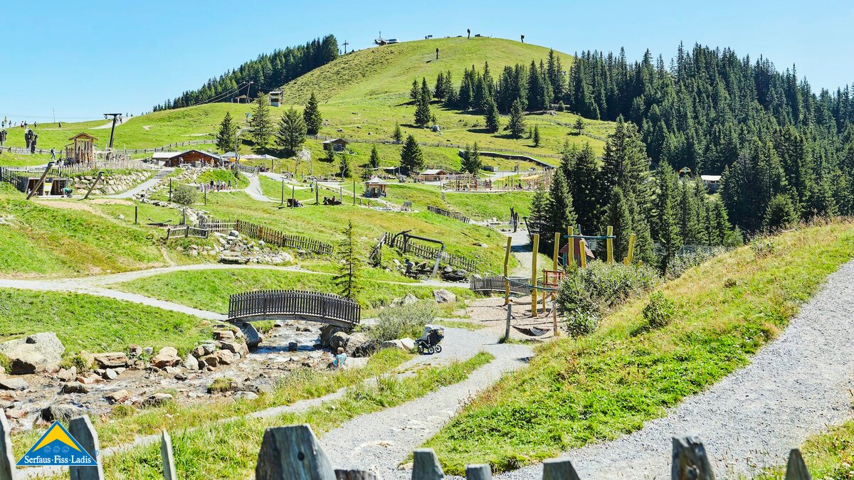 Spielplatz in Serfaus Komperdell Mittelstation Murmliwasser Wasserspielplatz Familienregion Serfaus-Fiss-Ladis | © Seilbahn Komperdell GmbH | christianwaldegger.com