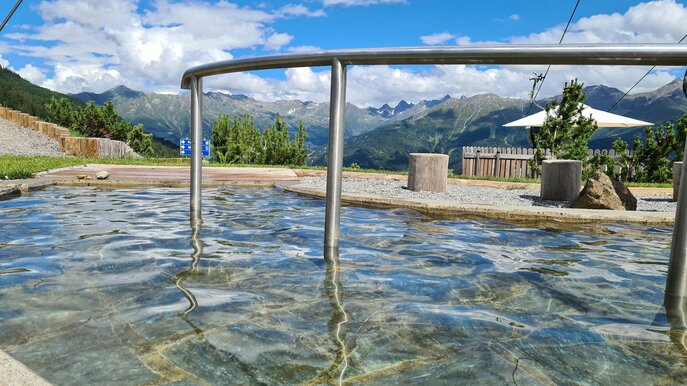 Kneippanlage im Sommer-Funpark Fiss in der familienfreundlichen Region Serfaus-Fiss-Ladis in Tirol in Österreich | © Serfaus-Fiss-Ladis Marketing GmbH