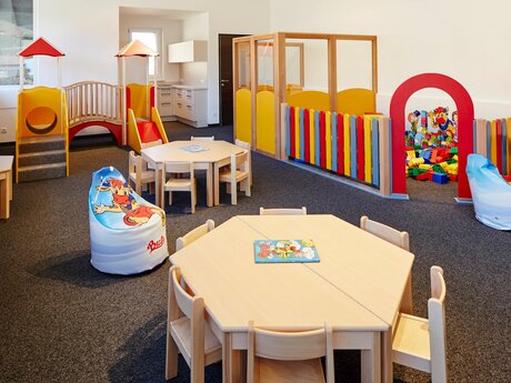 Schneeabenteuer in Bertas Kindervilla Kinderbetreuung der Sksichule Fiss-Ladis in Serfaus-Fiss-Ladis in Tirol | © Serfaus-Fiss-Ladis Marketing GmbH | Christian Waldegger