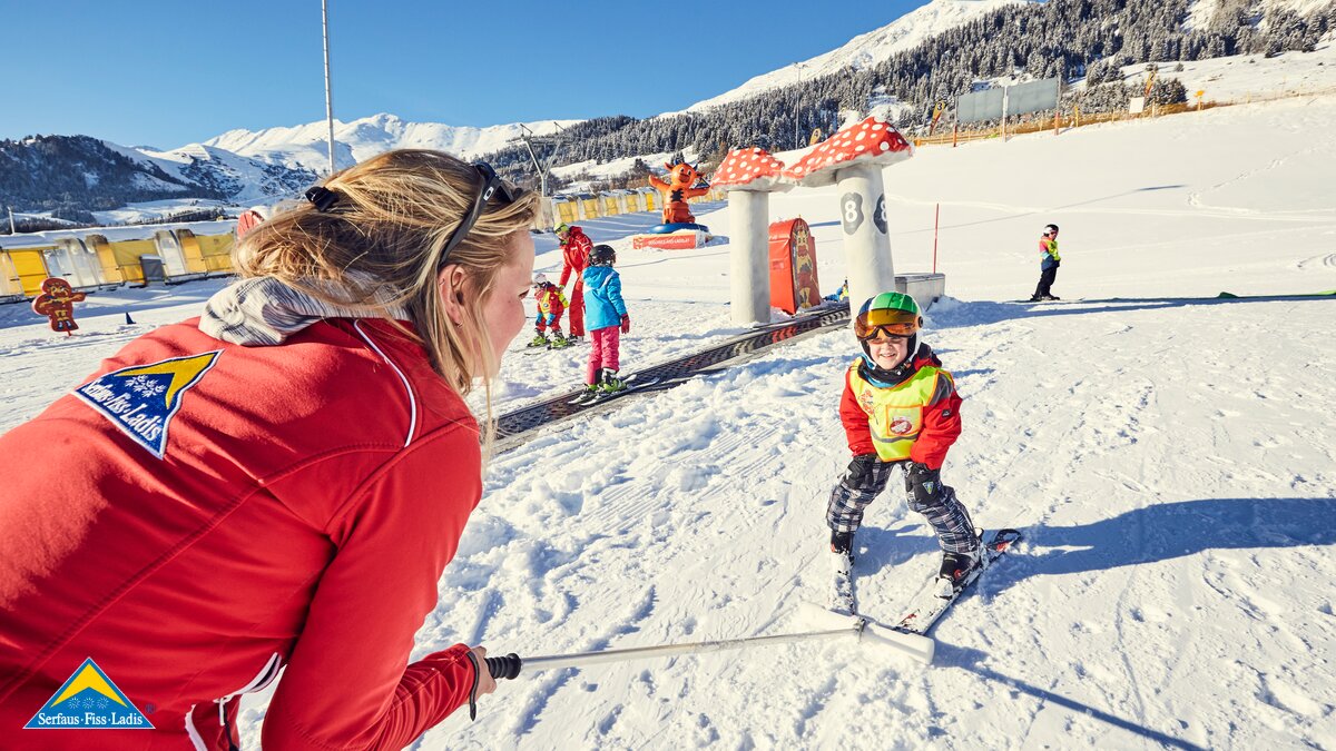 Skilehrerin der Skischule Fiss-Ladis in Bertas Kinderland in Serfaus-Fiss-Ladis in Tirol | © Skischule Fiss-Ladis