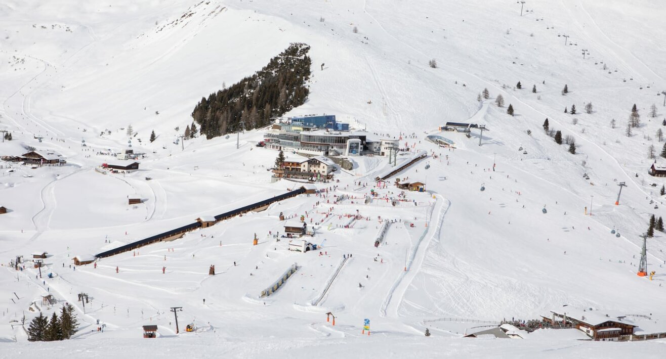 Die Gampenabfahrt ist eine blaue Piste im Skigebiet Serfaus Fiss Ladis Tirol Österreich | © Serfaus-Fiss-Ladis Marketing GmbH I Andreas Kirschner