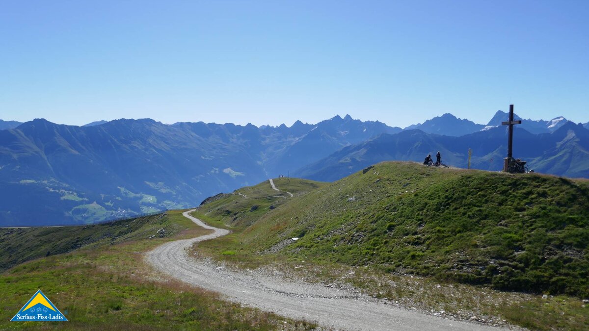 Blick zum Schönjöchl Kreuz in Serfaus-Fiss-Ladis in Tirol | © Serfaus-Fiss-Ladis Marketing GmbH
