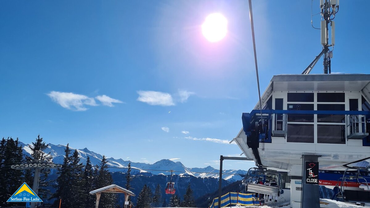 Aussicht aus dem 4-SB Alpkopf auf die Bergstation Alpkopfbahn | © Serfaus-Fiss-Ladis Marketing GmbH