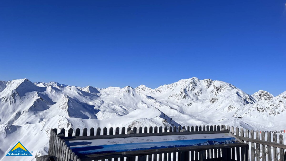 Ein Meer von Bergen an der Pezid-Bergstation. | © Serfaus-Fiss-Ladis Marketing GmbH