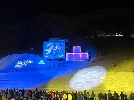 Bei der Abendveranstaltung in Fiss, gibt es eine Kisscam.  | © Serfaus-Fiss-Ladis Marketing GmbH