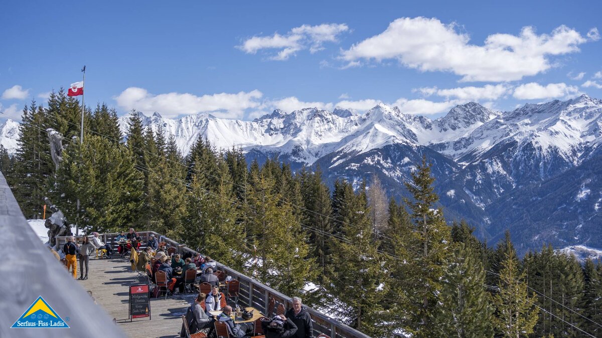 Das Wirtshaus Steinegg in Serfaus lädt immer ein Platz zu nehmen.  | © kommwirmachendaseinfach