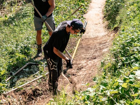Shaper bei der Arbeit im Bikepark Serfaus-Fiss-Ladis | © Serfaus-Fiss-Ladis Marketing GmbH | Andreas Kirschner
