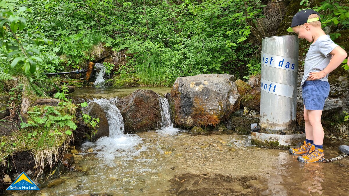 Kleines Wasserbecken beim Wasserwandersteig in Tirol | © Serfaus-Fiss-Ladis Marketing GmbH 