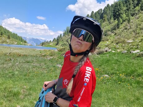 Glückliche Teilnehmerin von Bike Everest Tirol | © Serfaus-Fiss-Ladis Marketing GmbH 
