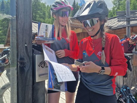 Stempel abgeholt für die 5. Etappe von Landeck nach Serfaus | © Serfaus-Fiss-Ladis Marketing GmbH 