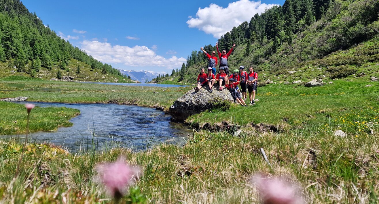 Bike Everest Team Foto im Urgtal Serfaus-Fiss-Ladis | © Serfaus-Fiss-Ladis Marketing GmbH 