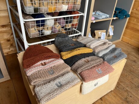 Heimische Produkte kaufen im Hofladen im Serfauser Feld | © Serfaus-Fiss-Ladis Marketing GmbH