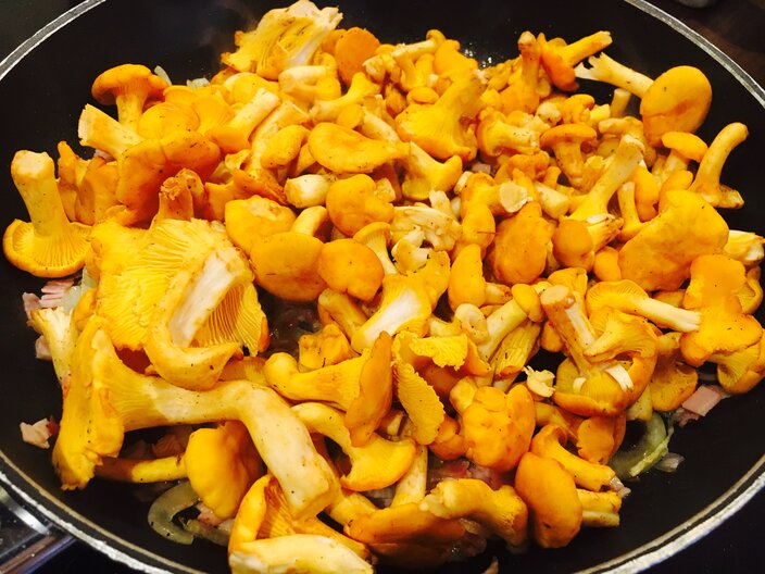 Eierschwammerln in einer Pfanne | © Serfaus-Fiss-Ladis Marketing GmbH