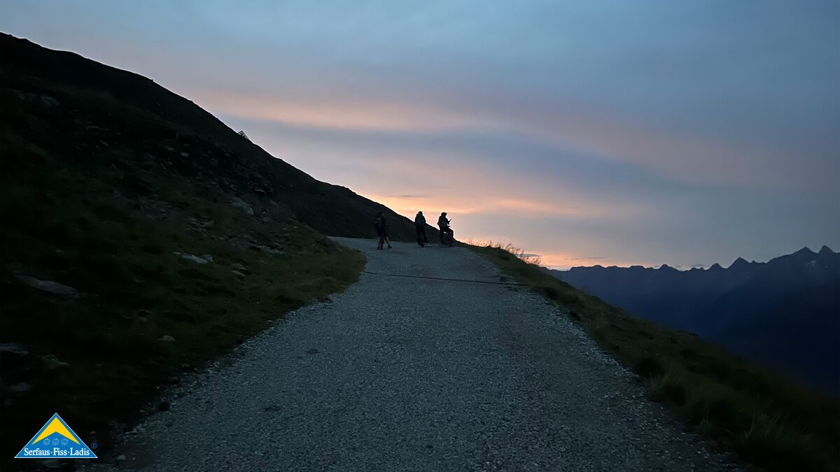 Morgendliche Radtour zum Sonnenaufgang in Serfaus-Fiss-Ladis Tirol Österreich | © Serfaus-Fiss-Ladis Marketing GmbH