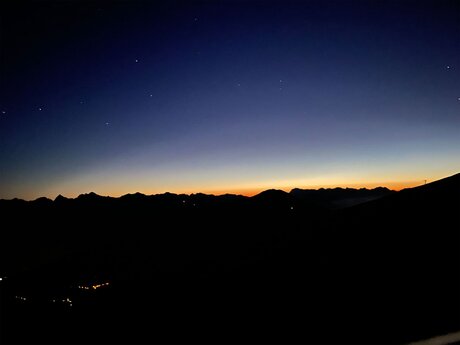 Ein Sonnenaufgang in den Bergen ist ein faszinierendes Naturschauspiel | © Serfaus-Fiss-Ladis Marketing GmbH | Andreas Kirschner