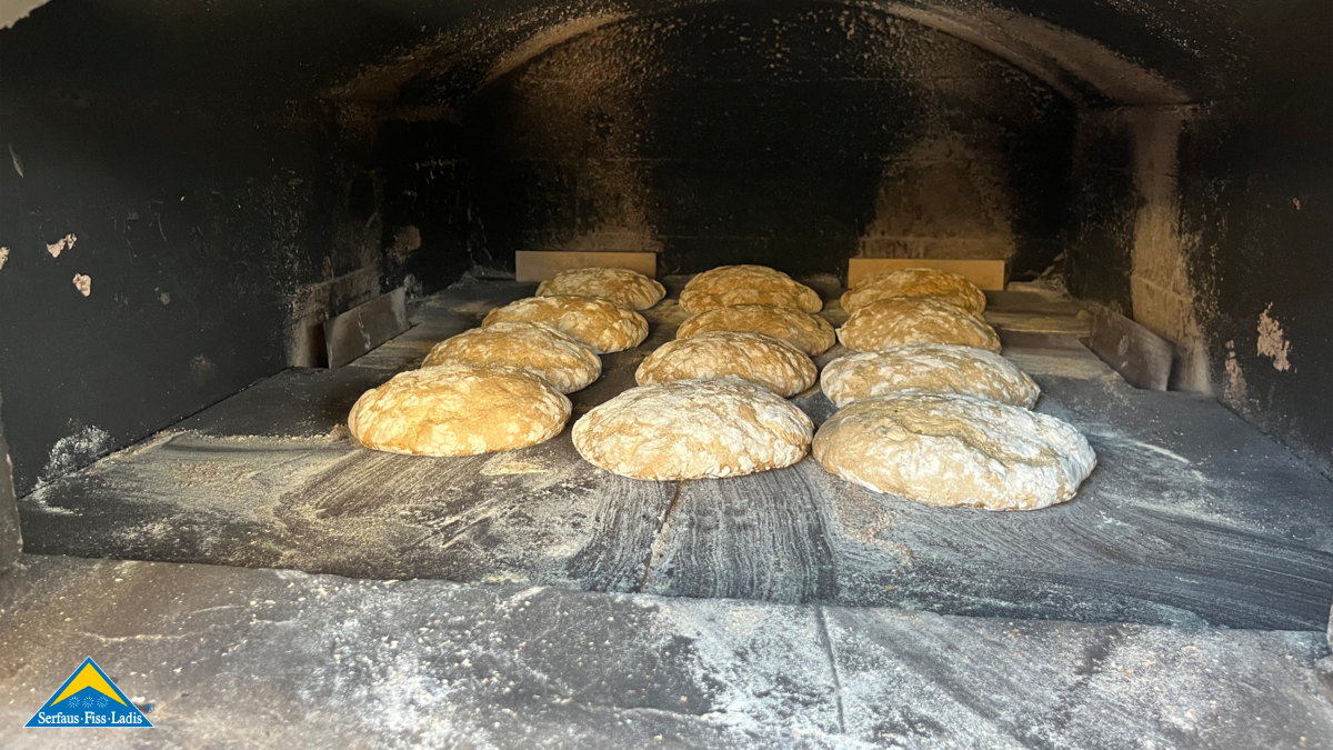 Von der Teigherstellung bis zum fertigen Brot – ein faszinierender Prozess - Genussherbst in Serfaus-Fiss-Ladis | © Serfaus-Fiss-Ladis Marketing GmbH