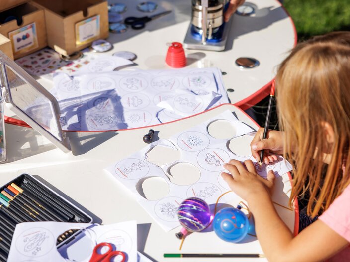 Bastelfieber in Serfaus-Fiss-Ladis | © Serfaus-Fiss-Ladis Marketing GmbH | Fabian Schirgi