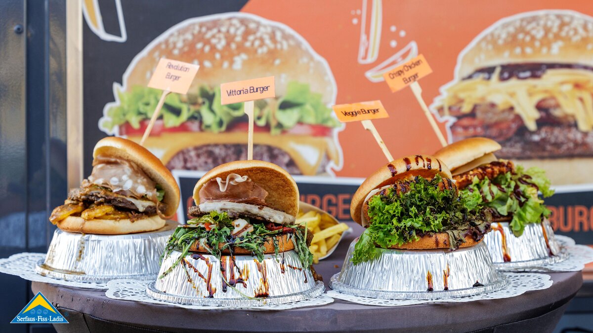 Frischgemachte Köstlichkeiten beim Food-Truck-Festival in Serfaus-Fiss-Ladis Tirol | © Serfaus-Fiss-Ladis Marketing GmbH | Fabian Schirgi